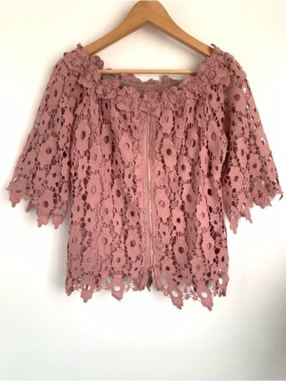La Reyna Lace Off The Shoulder Blouse - Picture 3 of 8